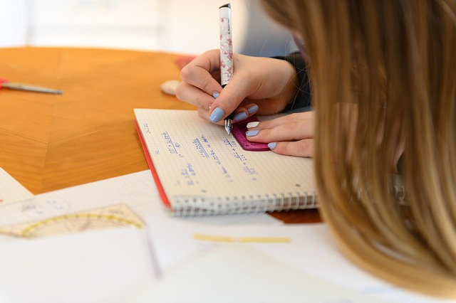 What Does Accredited Homeschool Mean vs Unaccredited?